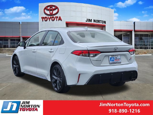 Used 2026 Toyota Corolla SE w/ SE Premium Package FWD image 8