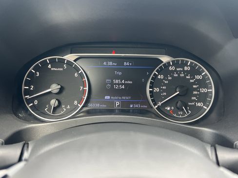 Used 2024 Nissan Altima 2.5 SR FWD image 12