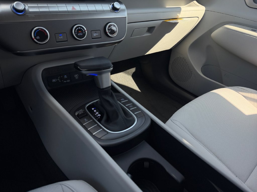 New 2027 Hyundai Kona SE AWD/4WD image 23