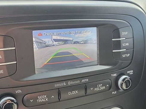 Used 2016 Kia Soul + image 29