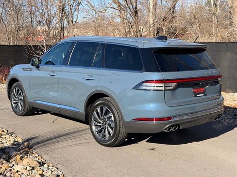 New 2026 Lincoln Aviator AWD image 3