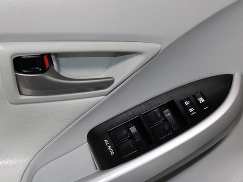 Used 2012 Toyota Prius Two FWD image 9