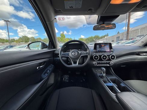 Used 2025 Nissan Sentra SV FWD image 32