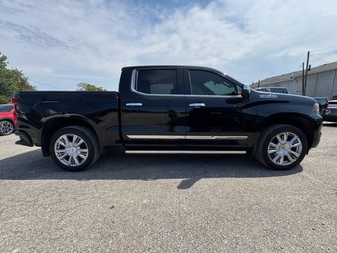 Used 2022 Chevrolet Silverado 1500 High Country w/ High Country Premium Package AWD/4WD image 7