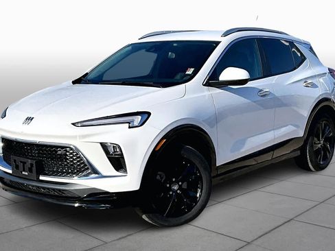 Used 2024 Buick Encore GX Sport Touring image 3