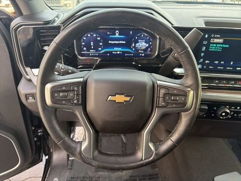 Used 2025 Chevrolet Silverado 1500 LT AWD/4WD image 31