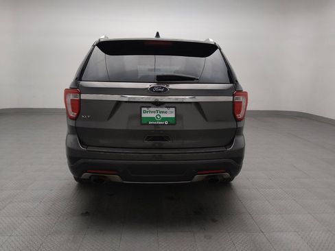 Used 2018 Ford Explorer XLT image 6