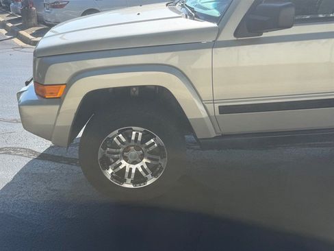 Used 2008 Jeep Commander Sport AWD/4WD image 27