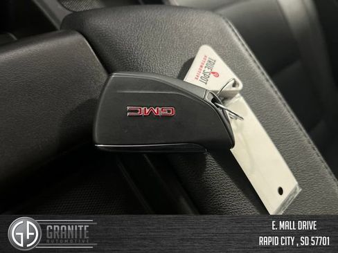 Used 2024 GMC Sierra 1500 SLT AWD/4WD image 16