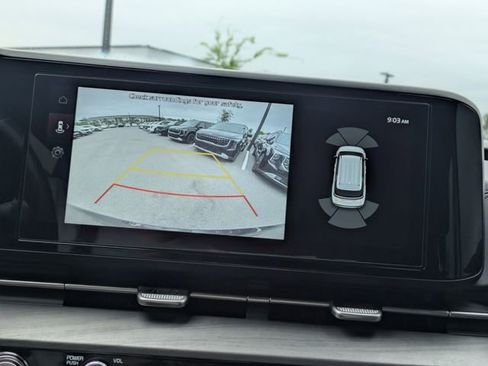Used 2024 Kia Carnival EX FWD image 22
