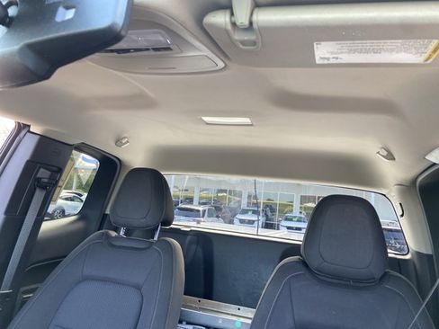 Used 2022 Chevrolet Colorado LT w/ Fleet Safety Package RWD image 29