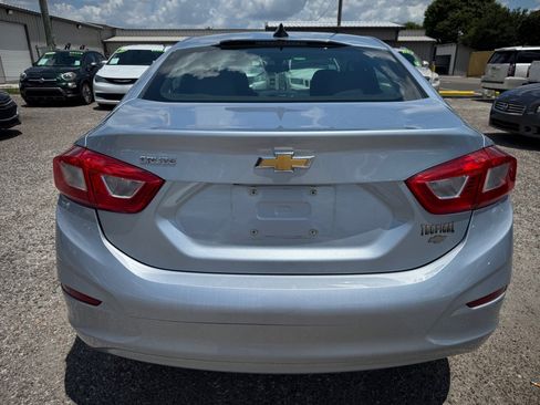 Used 2017 Chevrolet Cruze LS FWD image 4