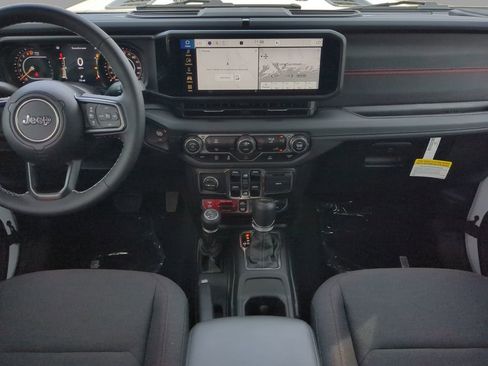 New 2025 Jeep Gladiator Rubicon image 14