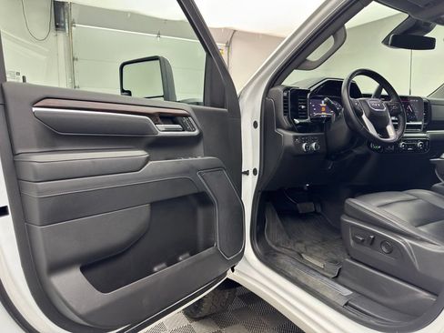 Used 2025 GMC Sierra 3500 SLT AWD/4WD image 15