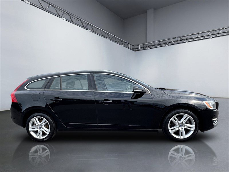 Used 2015 Volvo V60 T5 Premier FWD image 3