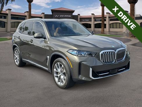 Used 2025 BMW X5 xDrive40i w/ Premium Package AWD/4WD image 2