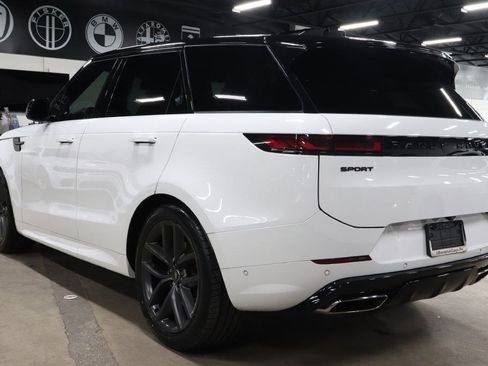 Used 2024 Land Rover Range Rover Sport Dynamic SE AWD/4WD image 3