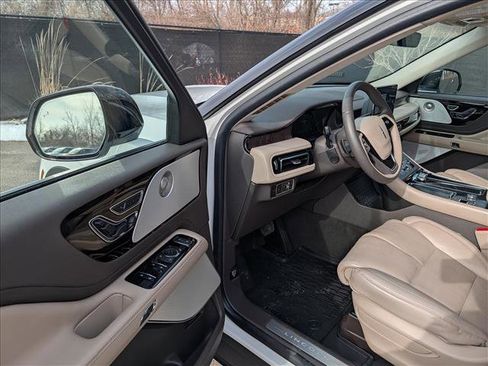 Used 2023 Lincoln Aviator Reserve w/ Equipment Group 201A image 32