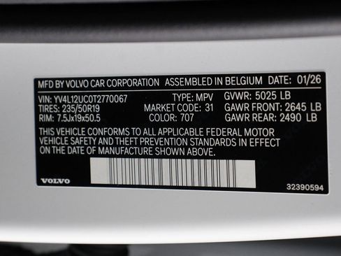 New 2026 Volvo XC40 B5 Plus w/ Protection Package Premier AWD/4WD image 17