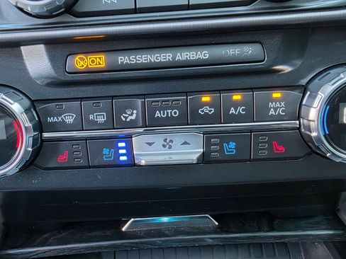 Used 2022 Ford F350 Limited AWD/4WD image 21