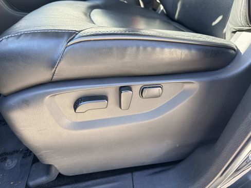 Used 2024 INFINITI QX80 Luxe image 16