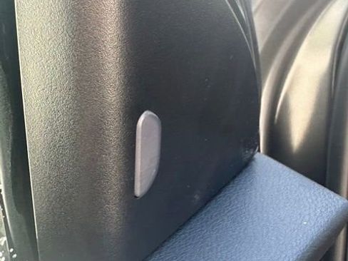 New 2025 Nissan Kicks Play S image 16