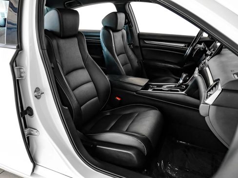 Used 2018 Honda Accord Sport image 33