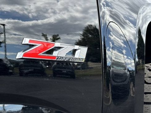Used 2022 Chevrolet Colorado Z71 w/ Z71 Midnight Edition AWD/4WD image 25