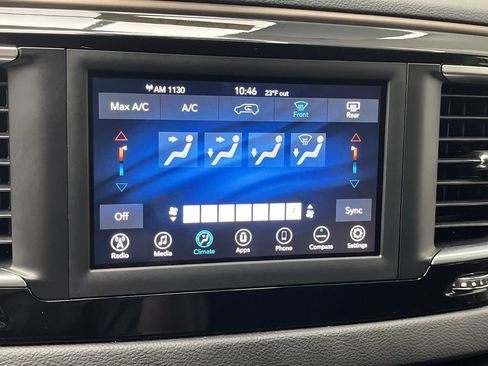 Used 2021 Chrysler Voyager L image 16