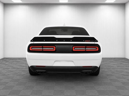 Used 2016 Dodge Challenger R/T Scat Pack RWD image 4