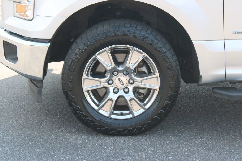 Used 2017 Ford F150 XLT w/ Equipment Group 302A Luxury RWD image 17