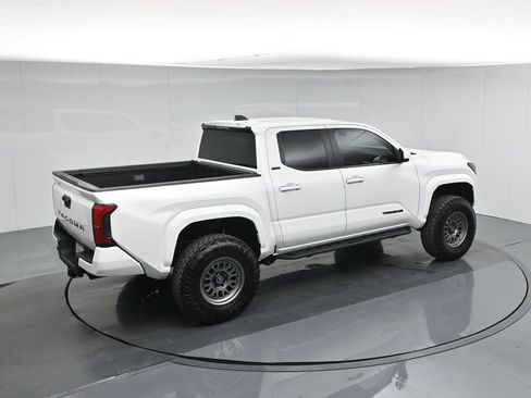 Used 2025 Toyota Tacoma SR5 AWD/4WD image 41