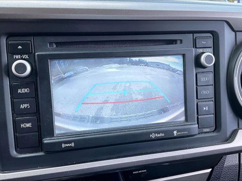 Used 2018 Toyota Tacoma SR5 image 19