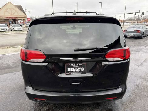 Used 2021 Chrysler Voyager Lxi image 4