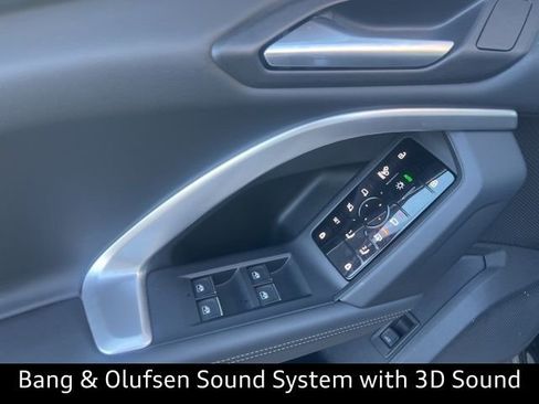 New 2025 Audi Q5 Prestige image 8