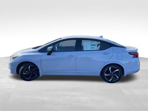 New 2025 Nissan Versa SR image 6