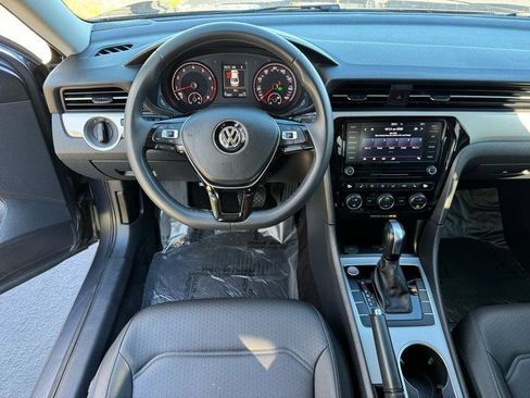 Used 2022 Volkswagen Passat 2.0T SE image 10
