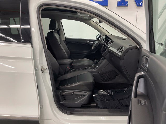 Used 2021 Volkswagen Tiguan SE w/ Panoramic Sunroof Package AWD/4WD image 12