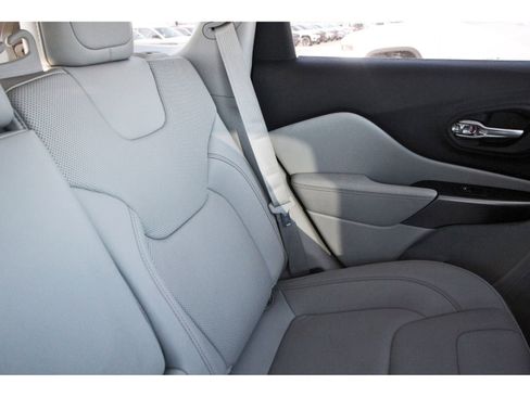 Used 2022 Jeep Cherokee Latitude Lux image 15