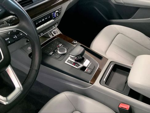 Used 2019 Audi Q5 2.0T Premium AWD/4WD image 14