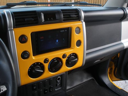 Used 2007 Toyota FJ Cruiser 2WD image 35