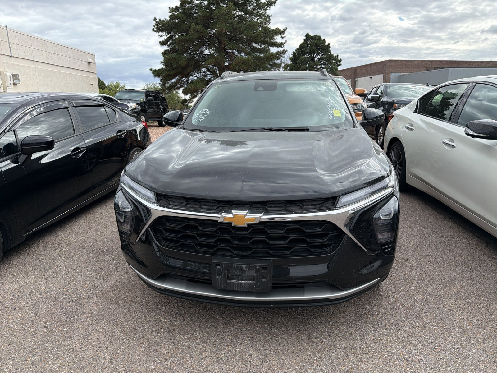 Used 2024 Chevrolet Trax LT w/ LT Convenience Package FWD image 2