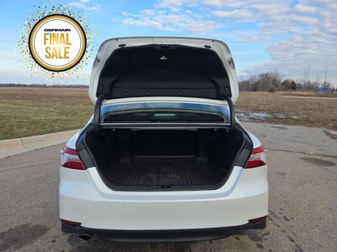 Used 2018 Toyota Camry XLE image 28