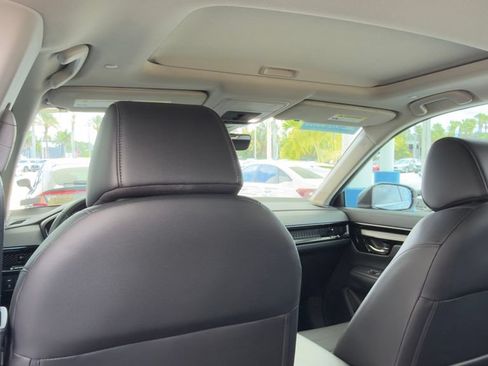 Used 2025 Honda CR-V EX-L image 8