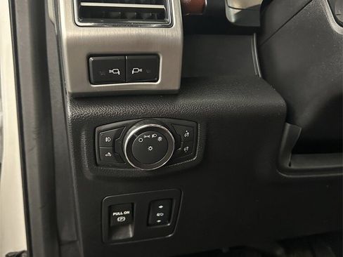 Used 2018 Ford F150 Platinum w/ Equipment Group 701A Luxury image 15