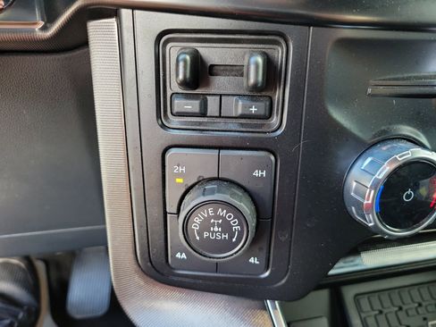 Used 2024 Ford F150 Platinum w/ Equipment Group 702A High image 28