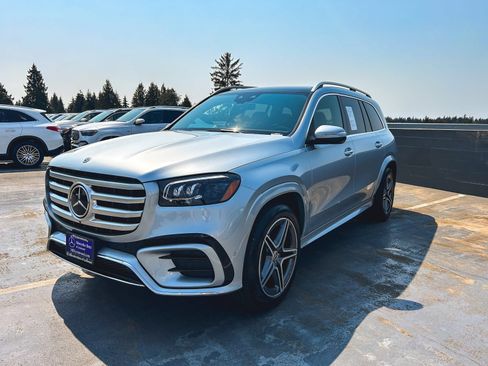 Used 2025 Mercedes-Benz GLS 450 4MATIC w/ AMG Line Exterior image 3