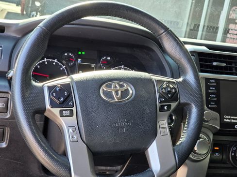 Used 2020 Toyota 4Runner SR5 Premium w/ Moonroof Package AWD/4WD image 11