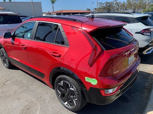 Certified 2023 Kia Niro Wind FWD image 7
