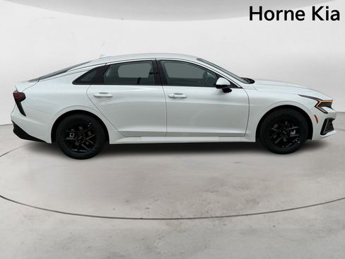 New 2025 Kia K5 LXS image 3